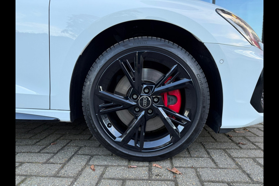 Audi A3 Sportback 45 TFSI e S edition Competition - Automaat - Navi - Winterpakket - Trekhaak