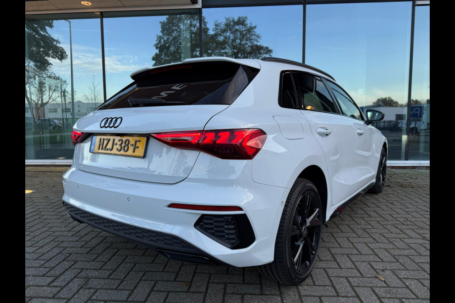 Audi A3 Sportback 45 TFSI e S edition Competition - Automaat - Navi - Winterpakket - Trekhaak