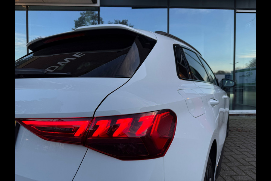 Audi A3 Sportback 45 TFSI e S edition Competition - Automaat - Navi - Winterpakket - Trekhaak
