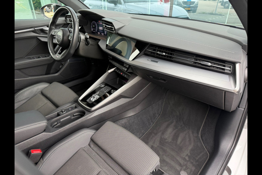 Audi A3 Sportback 45 TFSI e S edition Competition - Automaat - Navi - Winterpakket - Trekhaak