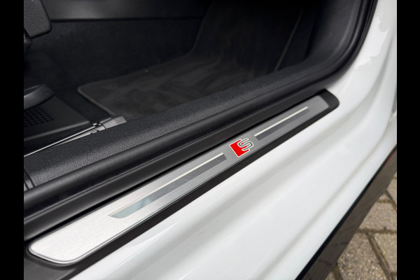 Audi A3 Sportback 45 TFSI e S edition Competition - Automaat - Navi - Winterpakket - Trekhaak
