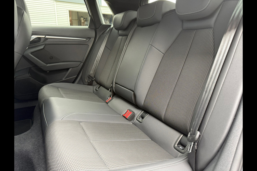 Audi A3 Sportback 45 TFSI e S edition Competition - Automaat - Navi - Winterpakket - Trekhaak