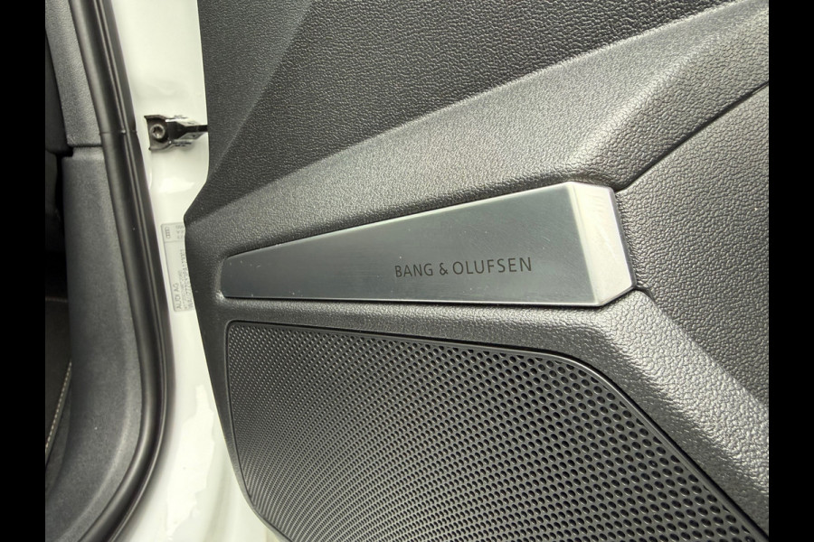 Audi A3 Sportback 45 TFSI e S edition Competition - Automaat - Navi - Winterpakket - Trekhaak