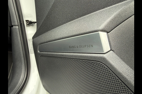 Audi A3 Sportback 45 TFSI e S edition Competition - Automaat - Navi - Winterpakket - Trekhaak