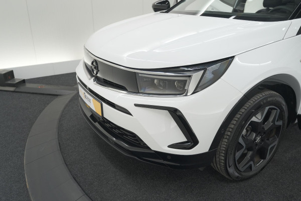 Opel Grandland Turbo 130 AT8 Ultimate | Camera | Adaptieve Cruise Control | Pack Winter | Elektronische Kofferklep