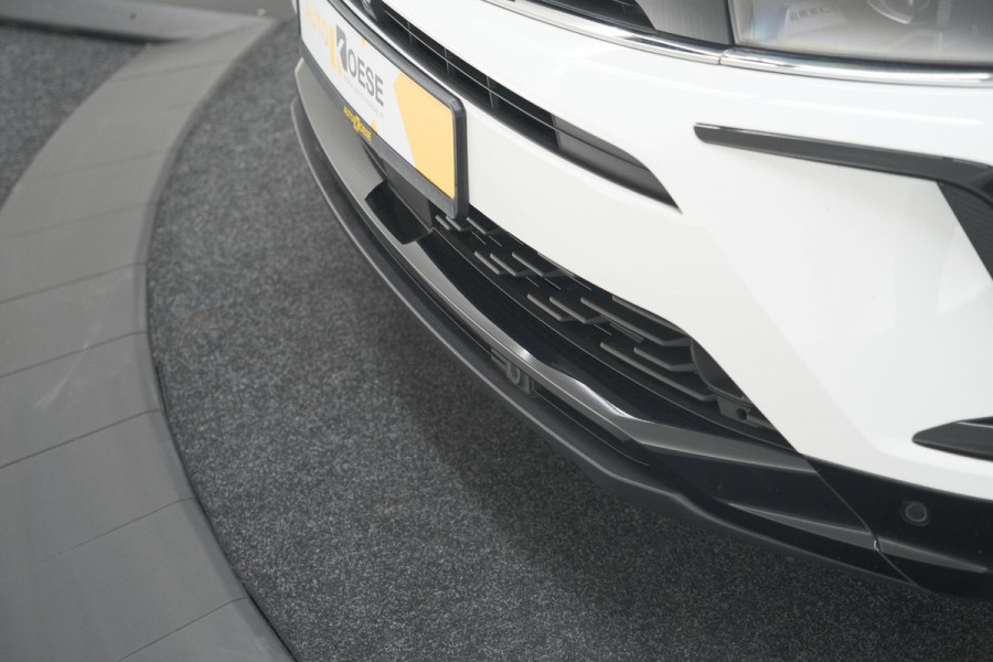 Opel Grandland Turbo 130 AT8 Ultimate | Camera | Adaptieve Cruise Control | Pack Winter | Elektronische Kofferklep