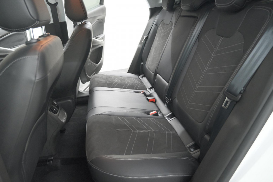 Opel Grandland Turbo 130 AT8 Ultimate | Camera | Adaptieve Cruise Control | Pack Winter | Elektronische Kofferklep