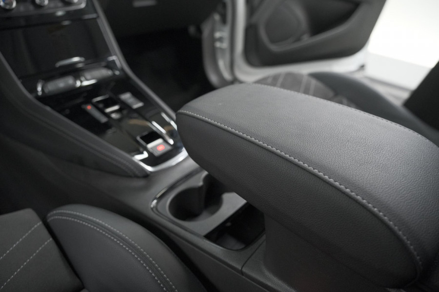 Opel Grandland Turbo 130 AT8 Ultimate | Camera | Adaptieve Cruise Control | Pack Winter | Elektronische Kofferklep