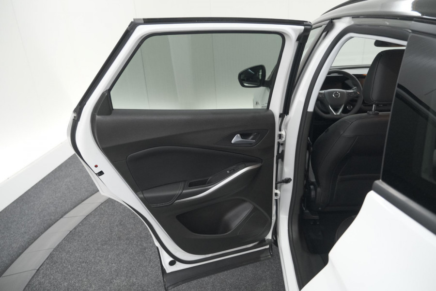 Opel Grandland Turbo 130 AT8 Ultimate | Camera | Adaptieve Cruise Control | Pack Winter | Elektronische Kofferklep