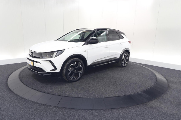 Opel Grandland Turbo 130 AT8 Ultimate | Camera | Adaptieve Cruise Control | Pack Winter | Elektronische Kofferklep