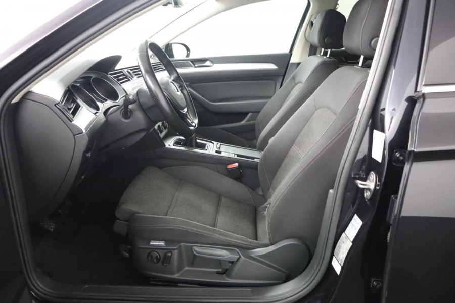 Volkswagen Passat Variant 1.4 TSI Connected Series|19"|Trekhaak|Camera