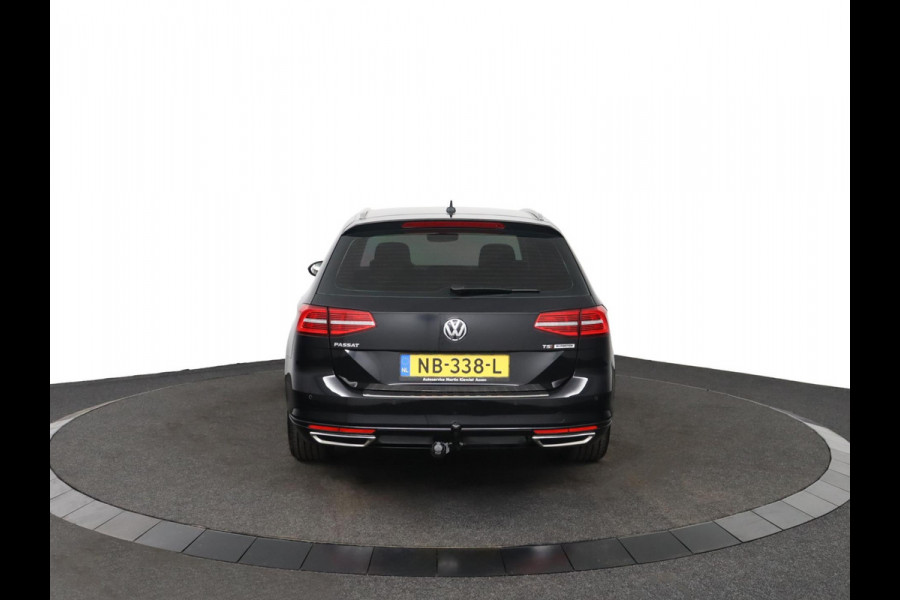 Volkswagen Passat Variant 1.4 TSI Connected Series|19"|Trekhaak|Camera