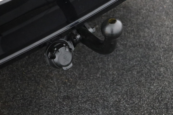 Volkswagen Passat Variant 1.4 TSI Connected Series|19"|Trekhaak|Camera