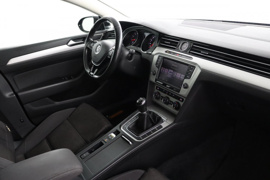 Volkswagen Passat Variant 1.4 TSI Connected Series|19"|Trekhaak|Camera