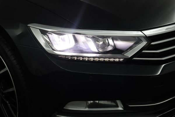 Volkswagen Passat Variant 1.4 TSI Connected Series|19"|Trekhaak|Camera