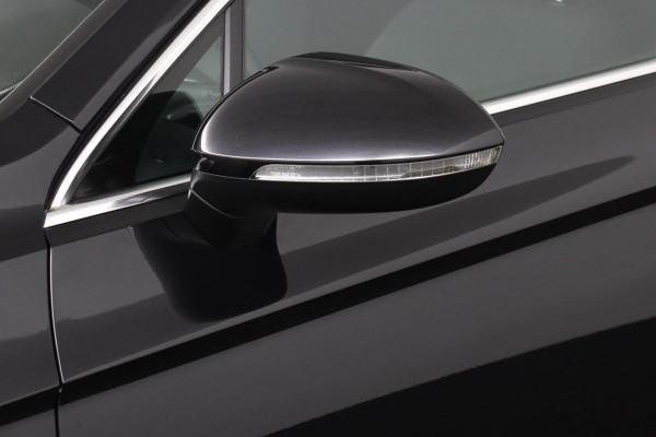 Volkswagen Passat Variant 1.4 TSI Connected Series|19"|Trekhaak|Camera