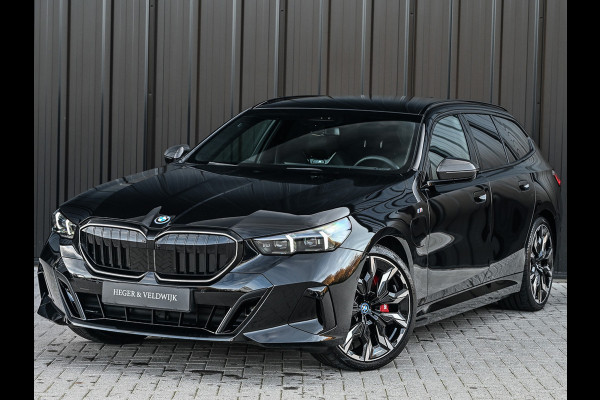 BMW 5 Serie Touring 550e XDRIVE | M-SPORT PRO | SHADOW LINE | M-SPORT SEATS | ALCANTARA HEMEL | CARBON PACKAGE | PANORAMADAK | ICONIC GRILL
