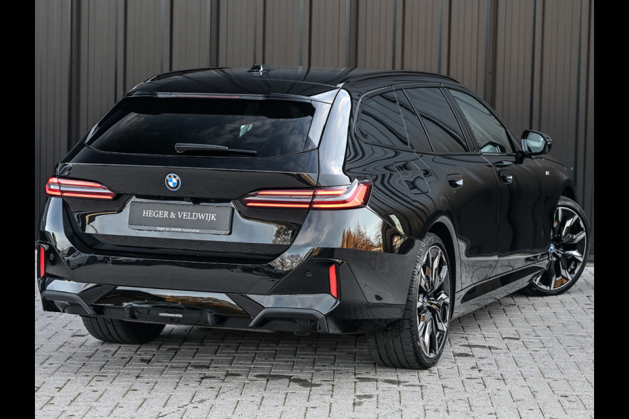 BMW 5 Serie Touring 550e XDRIVE | M-SPORT PRO | SHADOW LINE | M-SPORT SEATS | ALCANTARA HEMEL | CARBON PACKAGE | PANORAMADAK | ICONIC GRILL