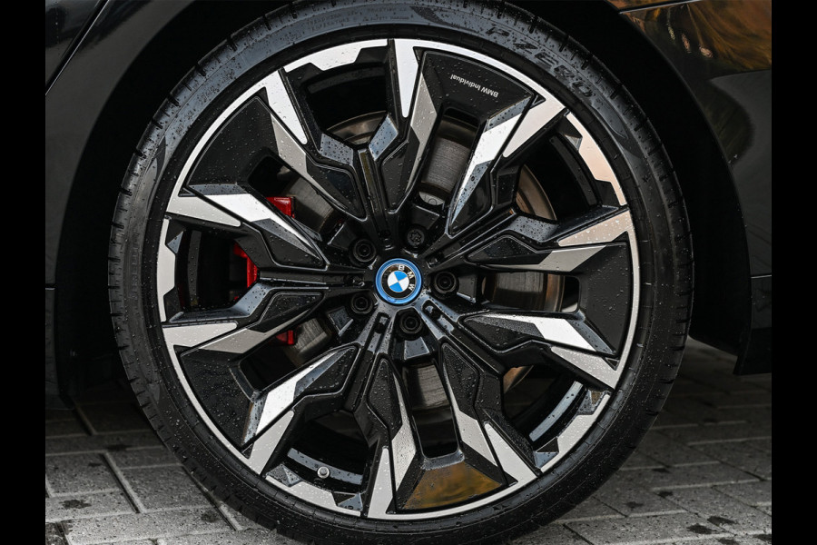 BMW 5 Serie Touring 550e XDRIVE | M-SPORT PRO | SHADOW LINE | M-SPORT SEATS | ALCANTARA HEMEL | CARBON PACKAGE | PANORAMADAK | ICONIC GRILL