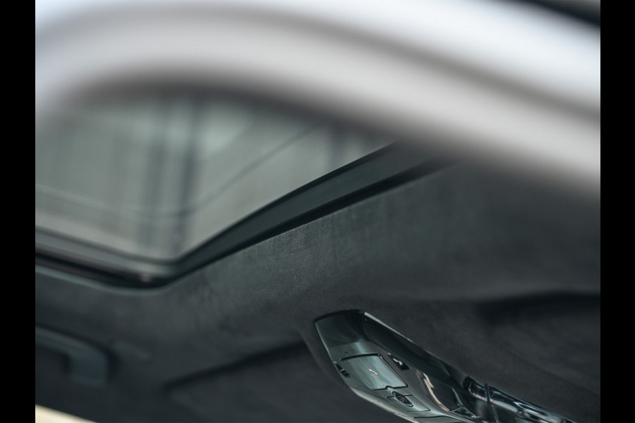 BMW 5 Serie Touring 550e XDRIVE | M-SPORT PRO | SHADOW LINE | M-SPORT SEATS | ALCANTARA HEMEL | CARBON PACKAGE | PANORAMADAK | ICONIC GRILL