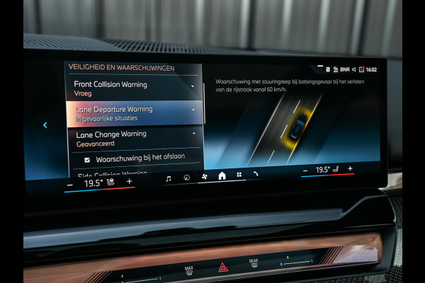 BMW 5 Serie Touring 550e XDRIVE | M-SPORT PRO | SHADOW LINE | M-SPORT SEATS | ALCANTARA HEMEL | CARBON PACKAGE | PANORAMADAK | ICONIC GRILL