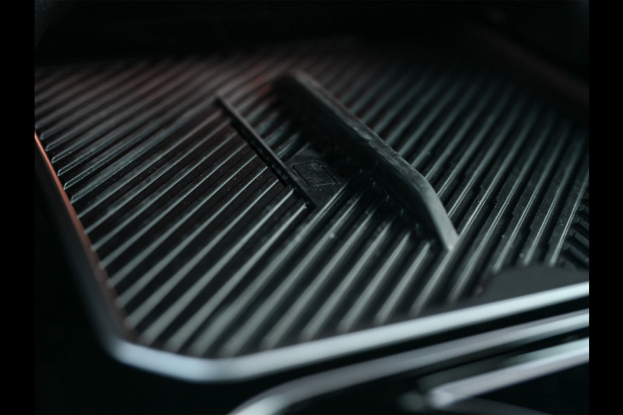 BMW 5 Serie Touring 550e XDRIVE | M-SPORT PRO | SHADOW LINE | M-SPORT SEATS | ALCANTARA HEMEL | CARBON PACKAGE | PANORAMADAK | ICONIC GRILL