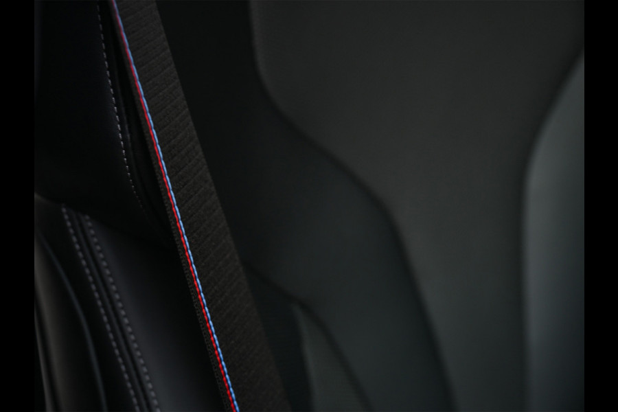 BMW 5 Serie Touring 550e XDRIVE | M-SPORT PRO | SHADOW LINE | M-SPORT SEATS | ALCANTARA HEMEL | CARBON PACKAGE | PANORAMADAK | ICONIC GRILL