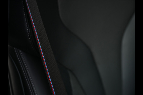 BMW 5 Serie Touring 550e XDRIVE | M-SPORT PRO | SHADOW LINE | M-SPORT SEATS | ALCANTARA HEMEL | CARBON PACKAGE | PANORAMADAK | ICONIC GRILL