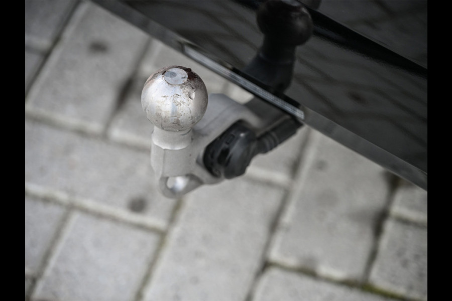 BMW 5 Serie Touring 550e XDRIVE | M-SPORT PRO | SHADOW LINE | M-SPORT SEATS | ALCANTARA HEMEL | CARBON PACKAGE | PANORAMADAK | ICONIC GRILL