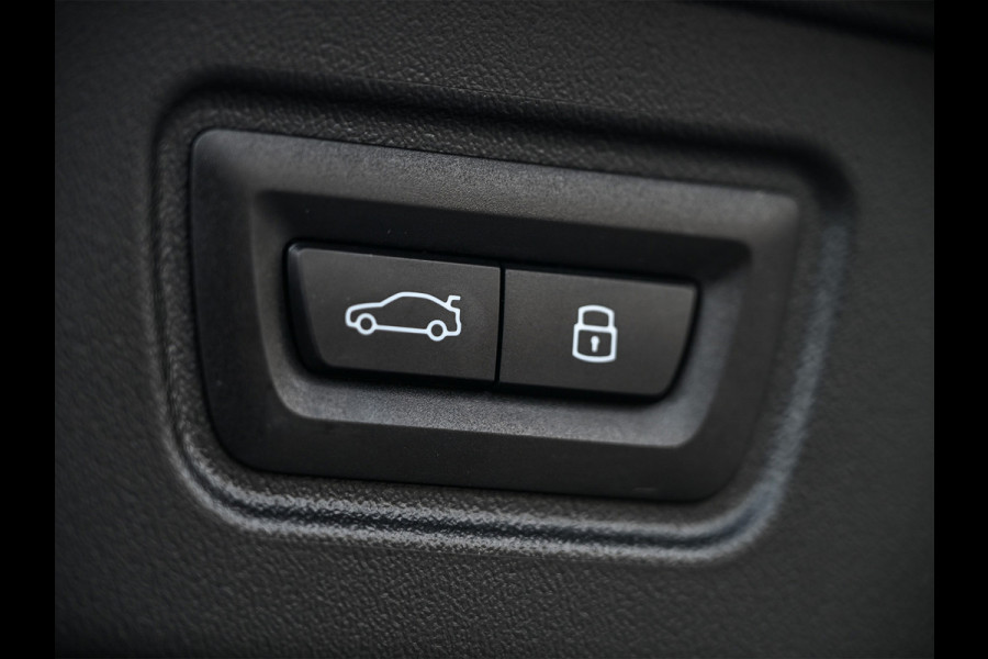 BMW 5 Serie Touring 550e XDRIVE | M-SPORT PRO | SHADOW LINE | M-SPORT SEATS | ALCANTARA HEMEL | CARBON PACKAGE | PANORAMADAK | ICONIC GRILL