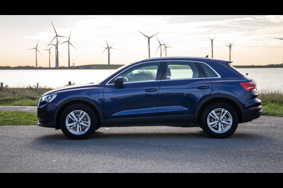 Audi Q3 45 TFSI e edition AUTOMAAT / PLUG IN HYBRID / STOELVERWARMING / LEER / VIRTUAL COCKPIT / CRUISE CONTROLE / DEALER ONDERHOUDEN