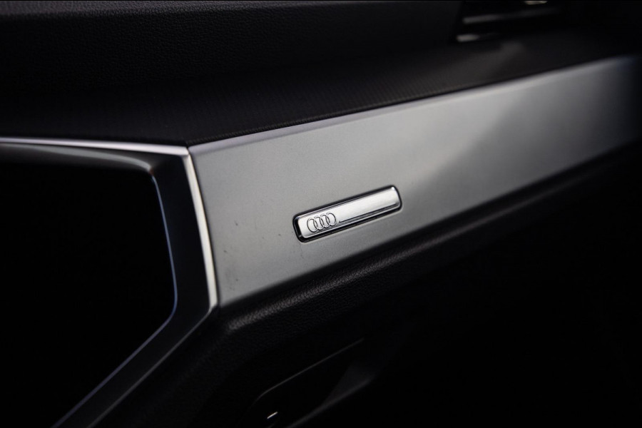 Audi Q3 45 TFSI e edition AUTOMAAT / PLUG IN HYBRID / STOELVERWARMING / LEER / VIRTUAL COCKPIT / CRUISE CONTROLE / DEALER ONDERHOUDEN