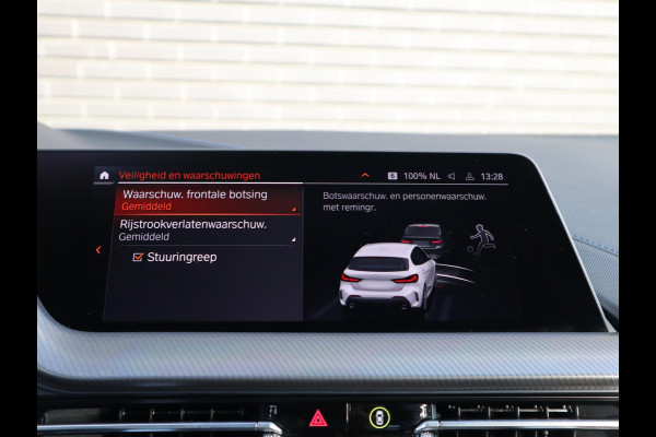 BMW 1-serie 118i Executive M Sport Pakket Automaat / Live Cockpit Professional / 17 Inch / LED / Achteruitrijcamera / Cruise Control / Shadow Line / Parkeersensoren / Lichtpakket