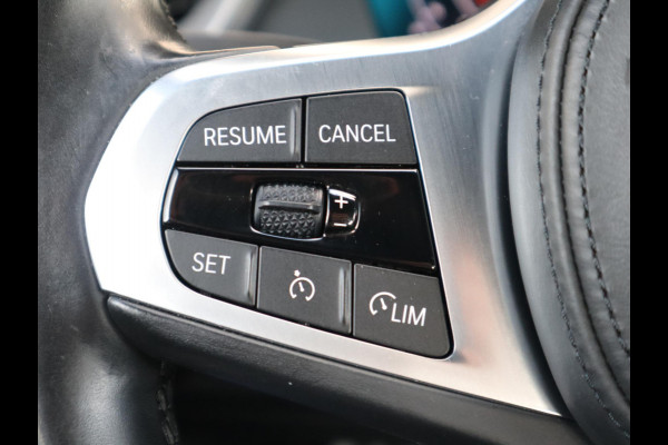 BMW 1-serie 118i Executive M Sport Pakket Automaat / Live Cockpit Professional / 17 Inch / LED / Achteruitrijcamera / Cruise Control / Shadow Line / Parkeersensoren / Lichtpakket