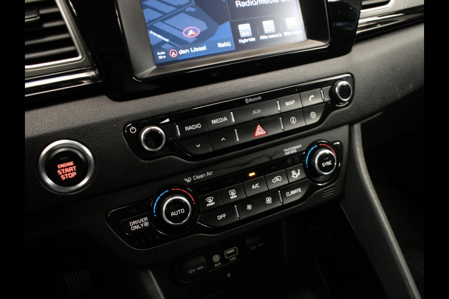 Kia Niro 1.6 GDi Hybrid DynamicLine Sport (APPLE CARPLAY,NAVI,CAMERA,LED,CRUISE,SPORTSTOELEN,LM VELGEN,NETTE STAAT)