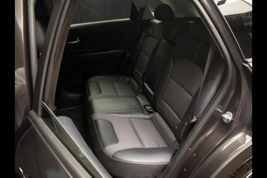 Kia Niro 1.6 GDi Hybrid DynamicLine Sport (APPLE CARPLAY,NAVI,CAMERA,LED,CRUISE,SPORTSTOELEN,LM VELGEN,NETTE STAAT)