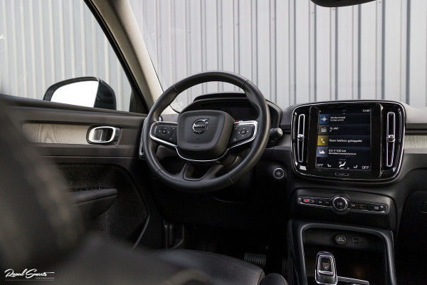 Volvo XC40 1.5 T4 Recharge Inscription | Adaptieve cruise | Zwenkbare trekhaak | Dab+ | Leder |