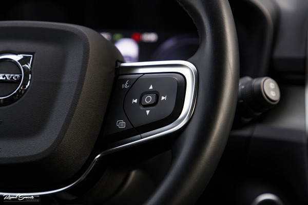 Volvo XC40 1.5 T4 Recharge Inscription | Adaptieve cruise | Zwenkbare trekhaak | Dab+ | Leder |