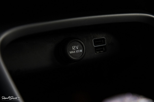 Volvo XC40 1.5 T4 Recharge Inscription | Adaptieve cruise | Zwenkbare trekhaak | Dab+ | Leder |