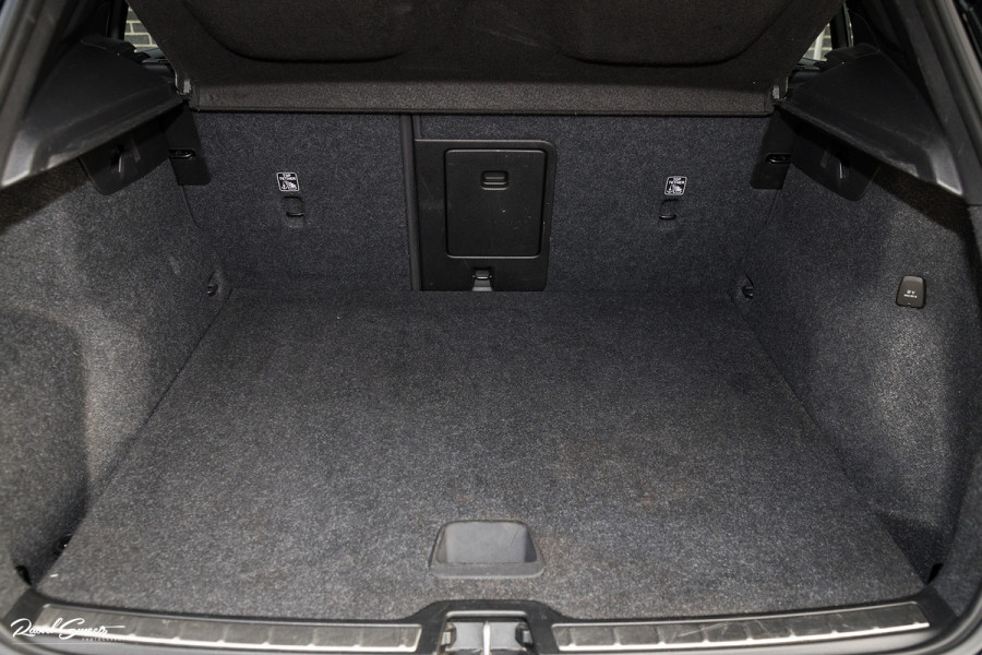 Volvo XC40 1.5 T4 Recharge Inscription | Adaptieve cruise | Zwenkbare trekhaak | Dab+ | Leder |