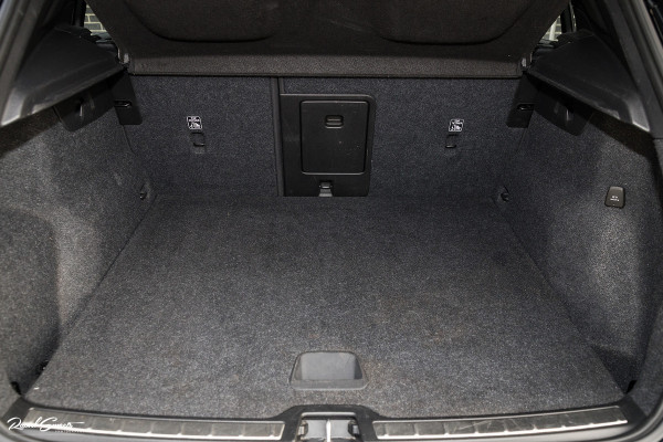 Volvo XC40 1.5 T4 Recharge Inscription | Adaptieve cruise | Zwenkbare trekhaak | Dab+ | Leder |