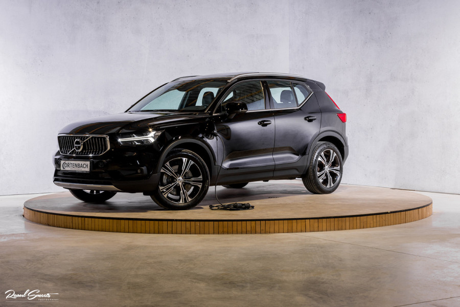 Volvo XC40 1.5 T4 Recharge Inscription | Panorama dak | Harman Kardon | Zwenkbare trekhaak |