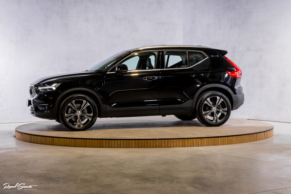 Volvo XC40 1.5 T4 Recharge Inscription | Panorama dak | Harman Kardon | Zwenkbare trekhaak |
