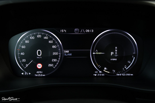 Volvo XC40 1.5 T4 Recharge Inscription | Panorama dak | Harman Kardon | Zwenkbare trekhaak |