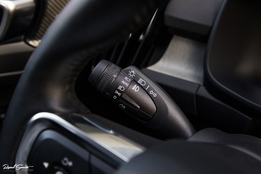 Volvo XC40 1.5 T4 Recharge Inscription | Panorama dak | Harman Kardon | Zwenkbare trekhaak |