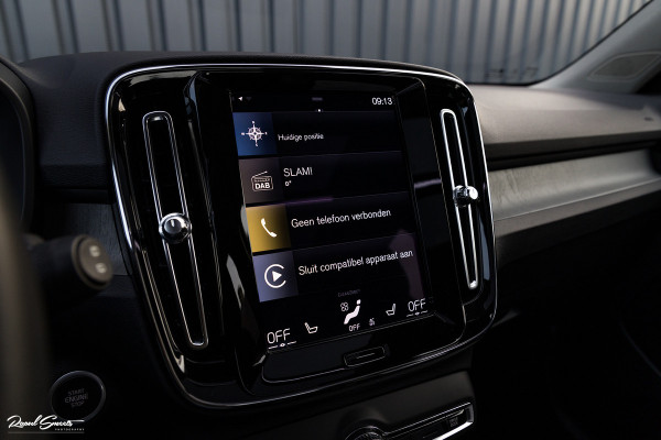 Volvo XC40 1.5 T4 Recharge Inscription | Panorama dak | Harman Kardon | Zwenkbare trekhaak |