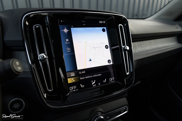 Volvo XC40 1.5 T4 Recharge Inscription | Panorama dak | Harman Kardon | Zwenkbare trekhaak |