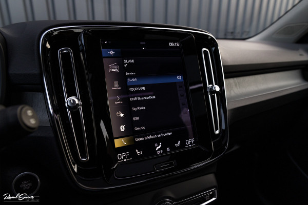 Volvo XC40 1.5 T4 Recharge Inscription | Panorama dak | Harman Kardon | Zwenkbare trekhaak |
