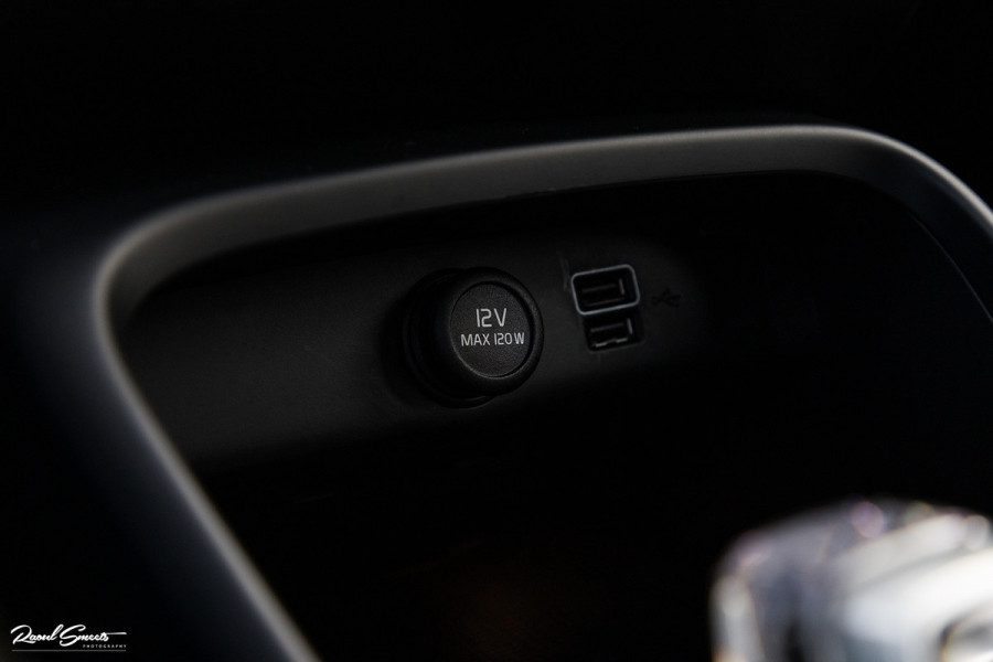 Volvo XC40 1.5 T4 Recharge Inscription | Panorama dak | Harman Kardon | Zwenkbare trekhaak |