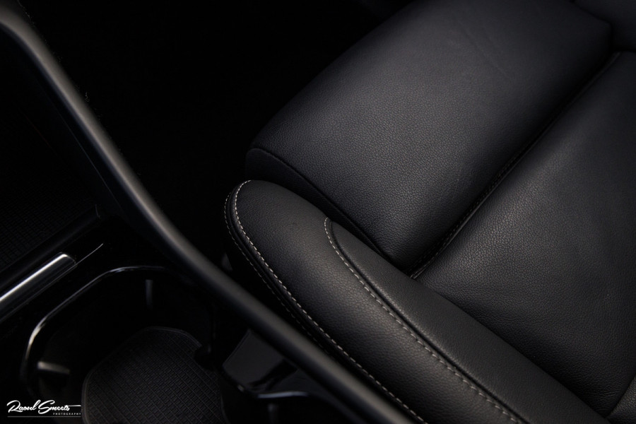 Volvo XC40 1.5 T4 Recharge Inscription | Panorama dak | Harman Kardon | Zwenkbare trekhaak |